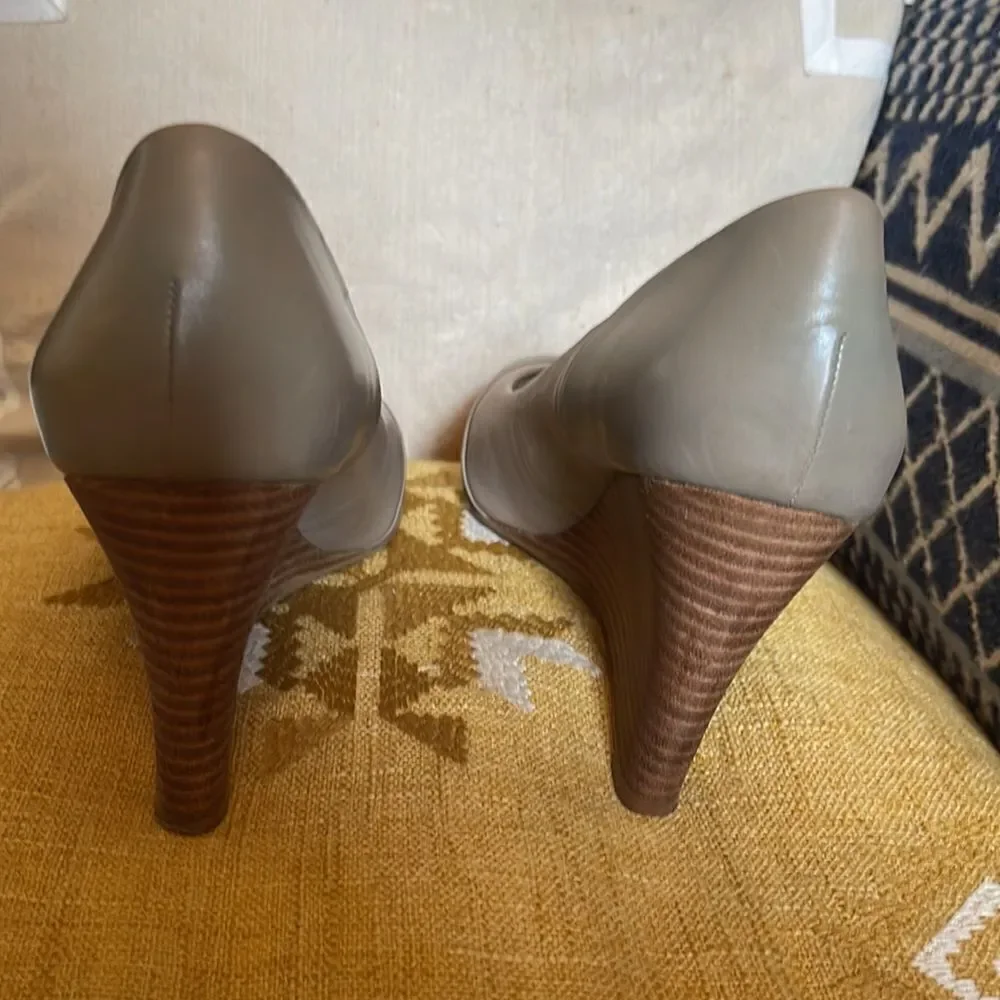 Banana Republic Leather Wedges